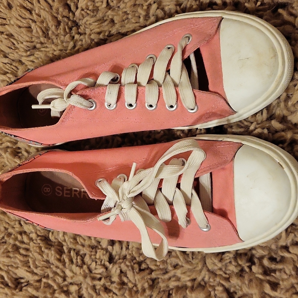Ladies sneakers
